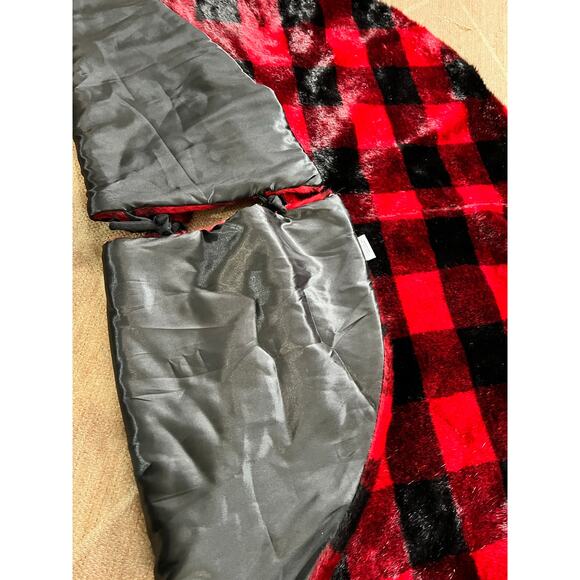 Buffalo Plaid Faux Fur Christmas Tree Skirt Large Red/Black "Well Dressed Home" - Picture 3 of 9